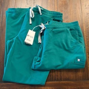 Figs womens large Yola. Green 2 pairs